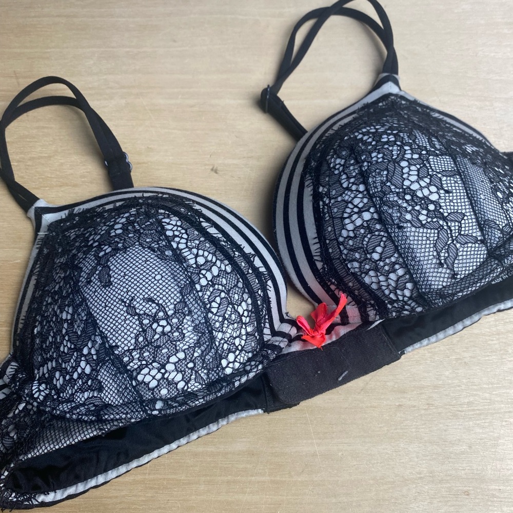 NWT Delphine black bra size P